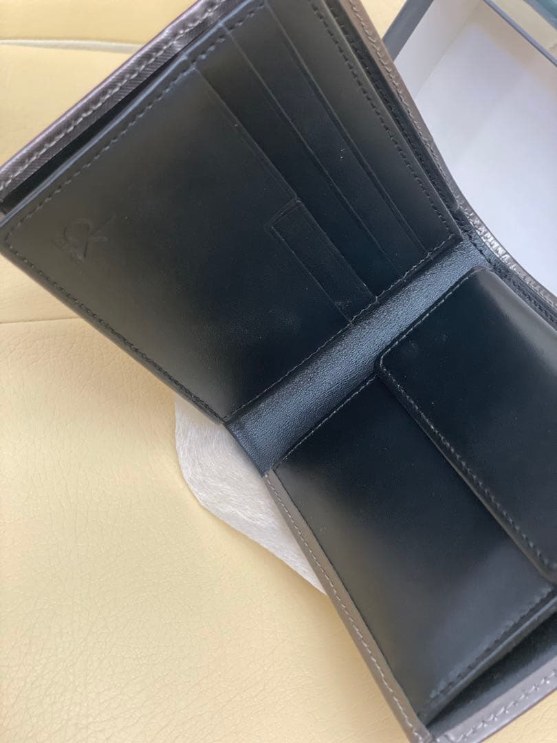   【新品】メンズ折り財布