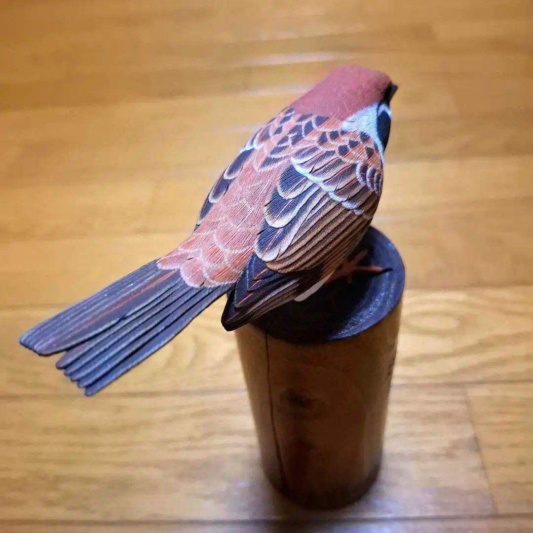 スズメのバードカービング　 木製彫刻リアルな鳥の置物 木製