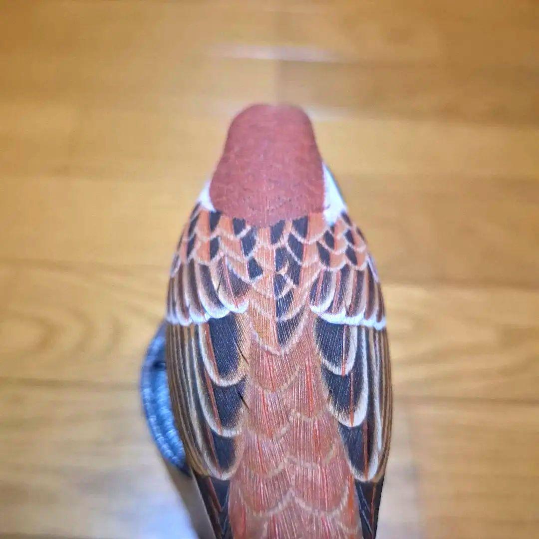 スズメのバードカービング　 木製彫刻リアルな鳥の置物 木製