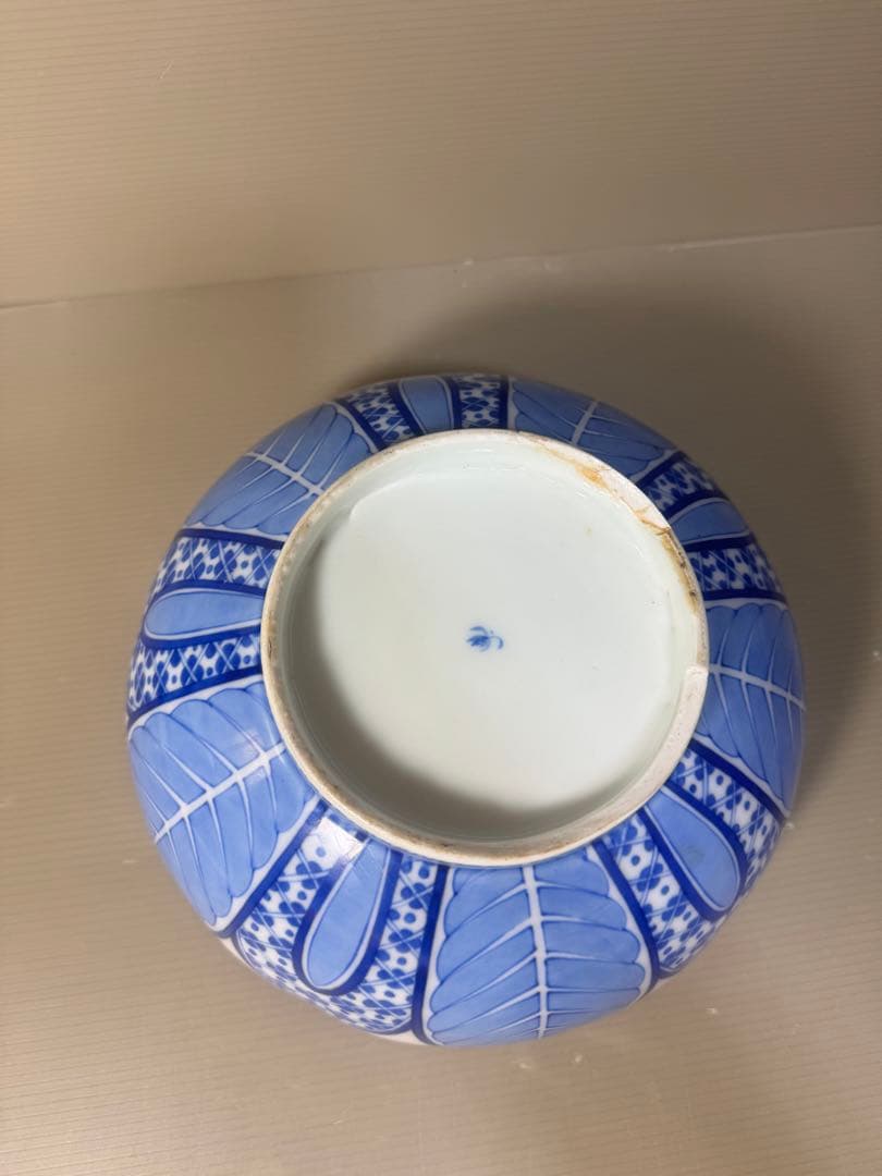 2599 香蘭社　紫楊柄　果実文　花型　深鉢　時代物