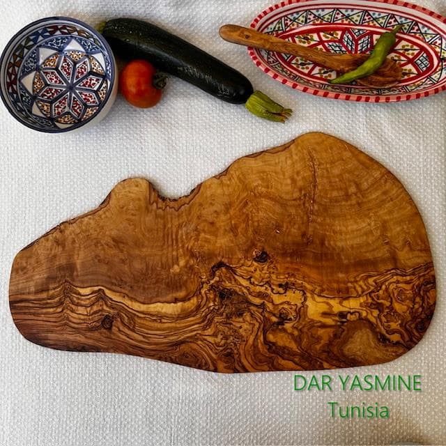 オリーブの木 個性あふれる１点もの　薄型　 大胆な姿に惚れ惚れ　約48cm