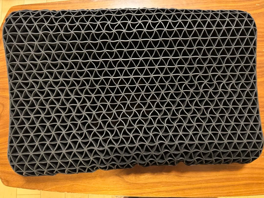 ヒツジのいらない枕 メッシュ構造 黒