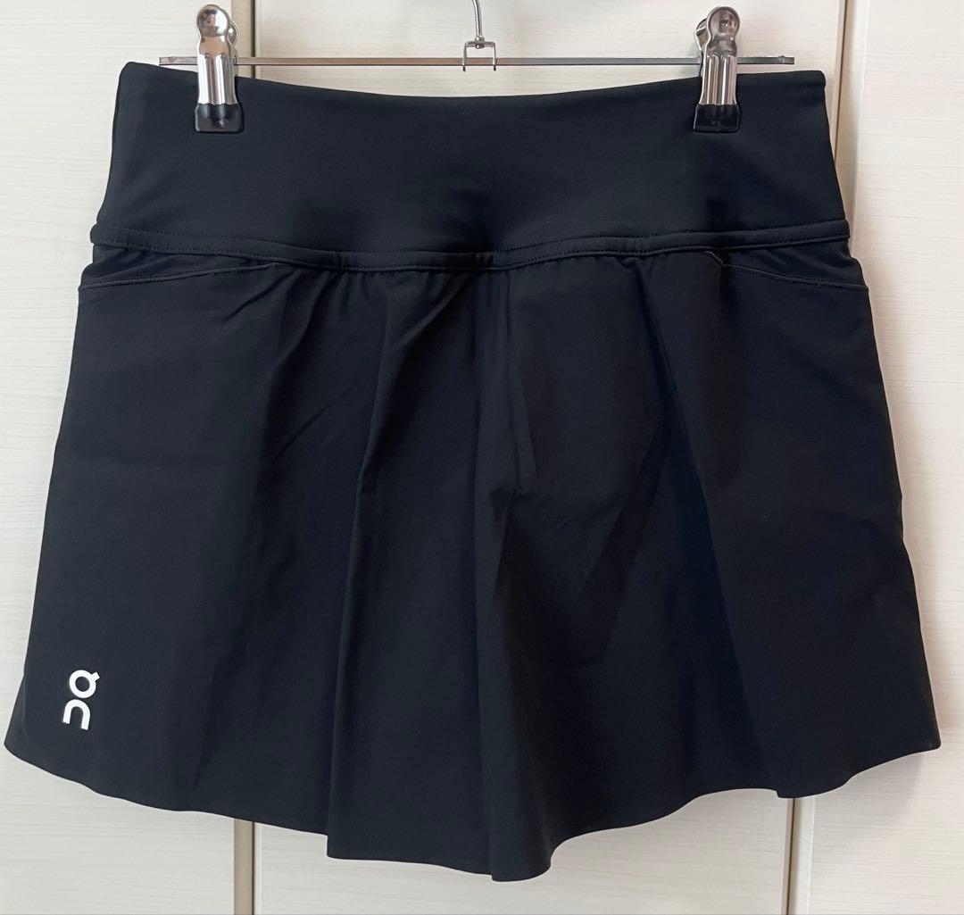 【新品未使用】On オン　Court Skirt テニススコート　XS ブラック