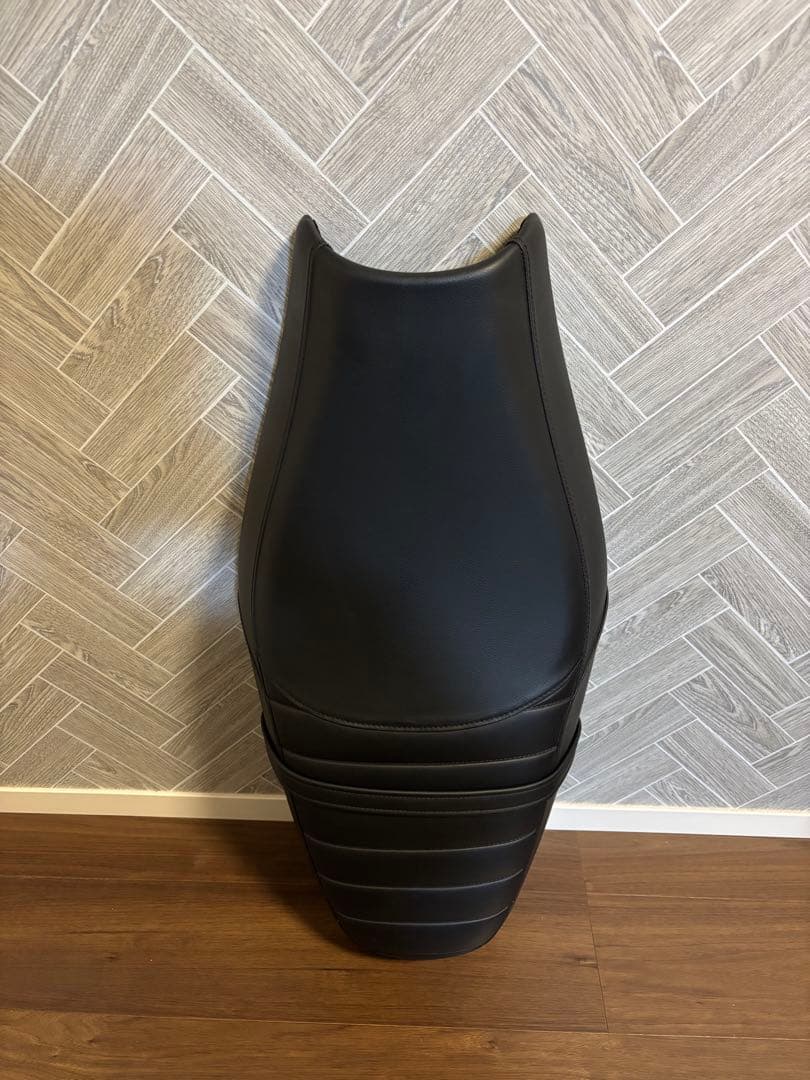 スクランブラー900 タンデムシート　純正カスタム