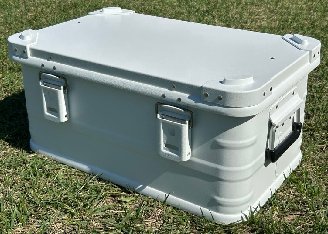 マットホワイト　スタッキング コンテナボックス　30l アウトドア　限定1点