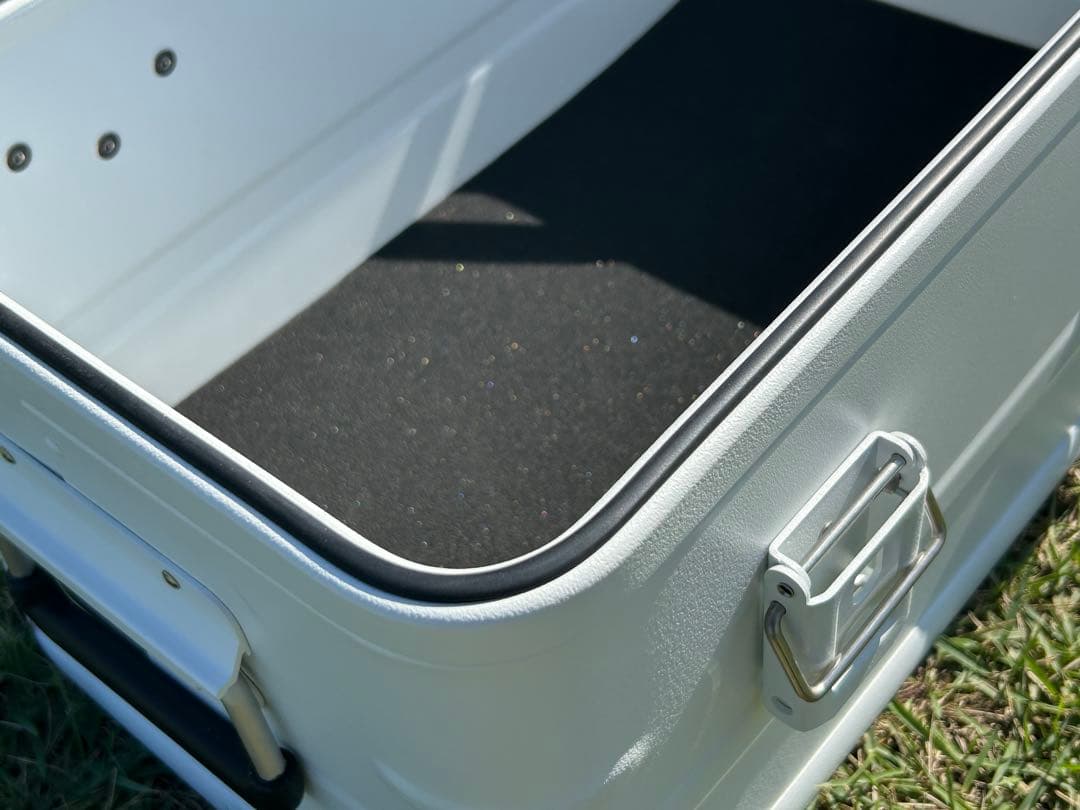 マットホワイト　スタッキング コンテナボックス　30l アウトドア　限定1点