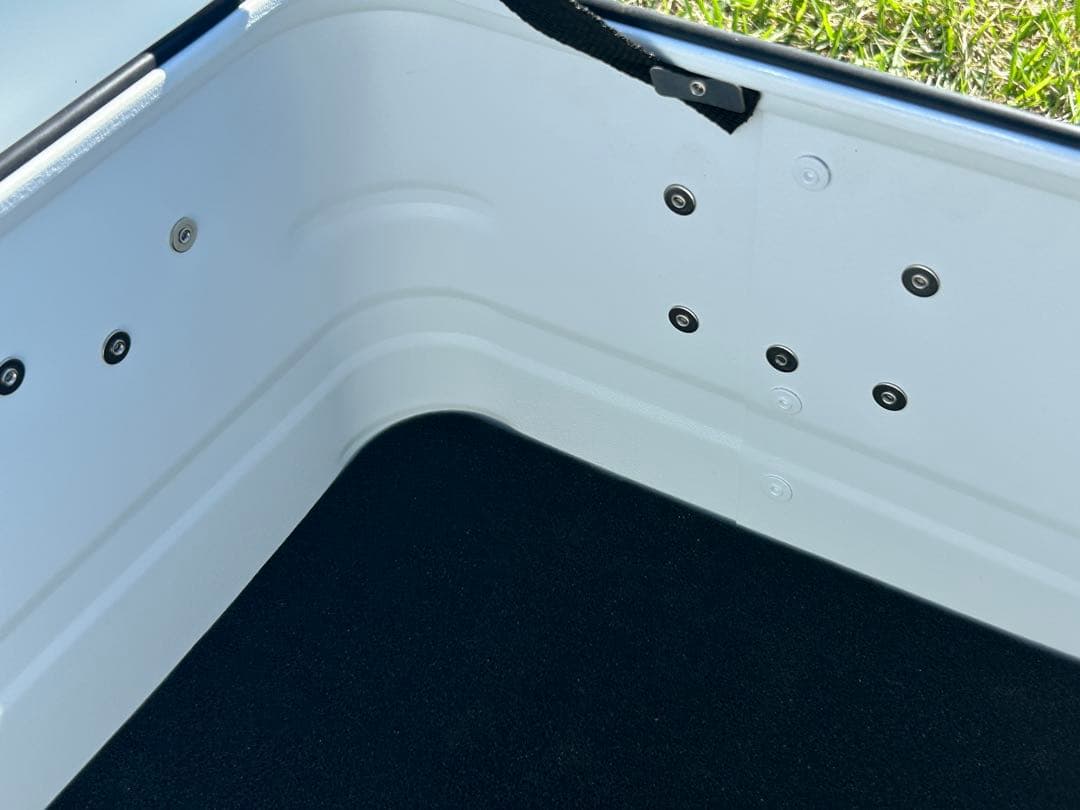 マットホワイト　スタッキング コンテナボックス　30l アウトドア　限定1点