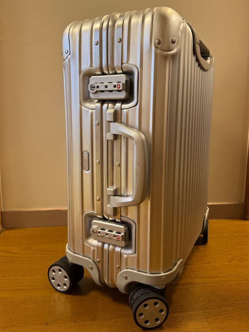 【美品】RIMOWAトパーズ　45リットル　４輪キャリーケース TSAロック付き