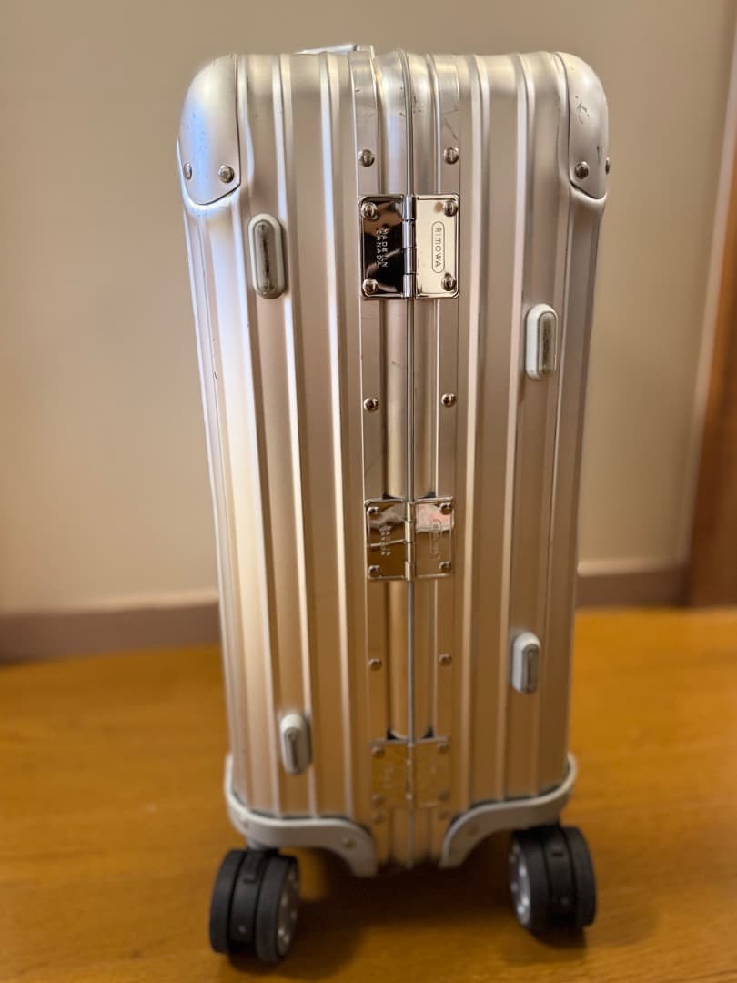 【美品】RIMOWAトパーズ　45リットル　４輪キャリーケース TSAロック付き