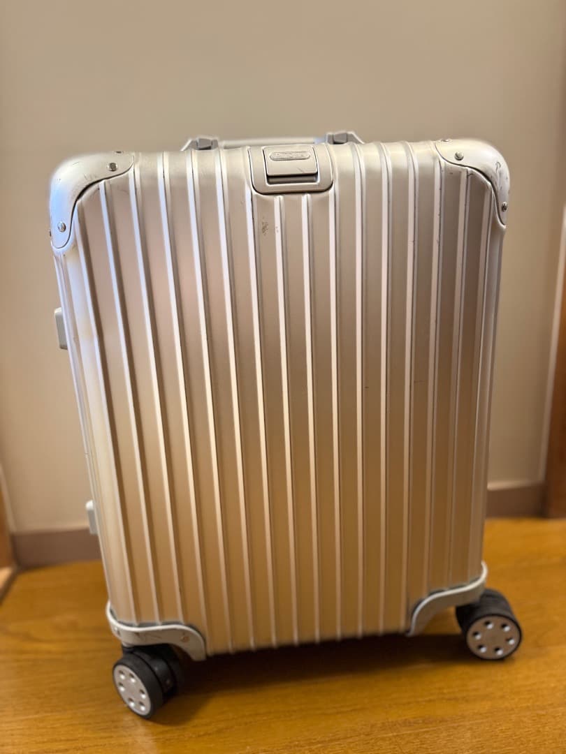 【美品】RIMOWAトパーズ　45リットル　４輪キャリーケース TSAロック付き