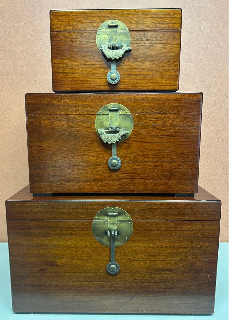 プロフィ要確認MAIYIJUさま専用　李朝家具　三箱 鍵の付いた木製の装飾金具付