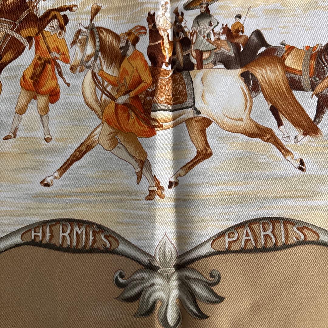 エルメスHERMES LES CHEVAUX DES MOGHOLS スカーフ
