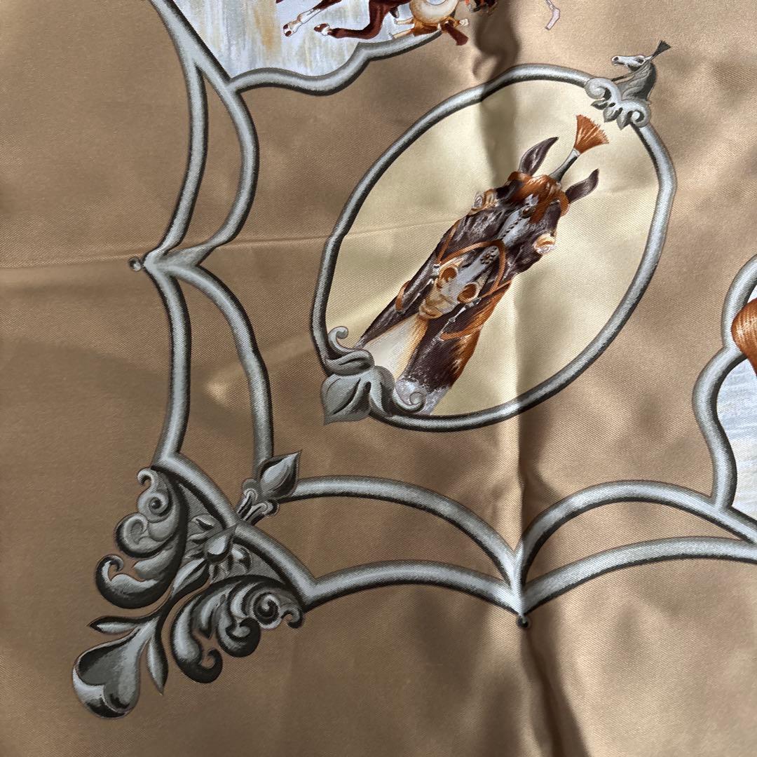 エルメスHERMES LES CHEVAUX DES MOGHOLS スカーフ