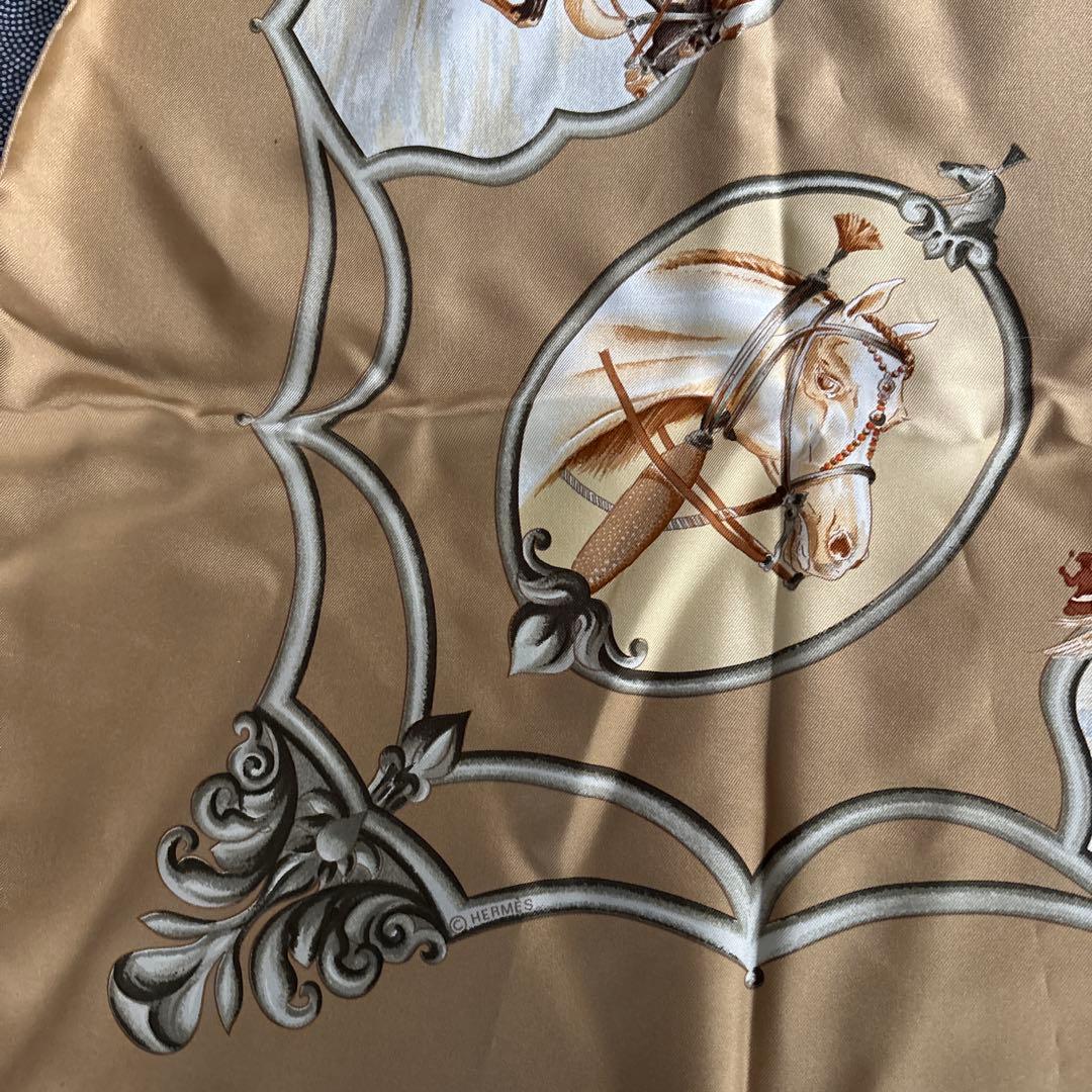 エルメスHERMES LES CHEVAUX DES MOGHOLS スカーフ