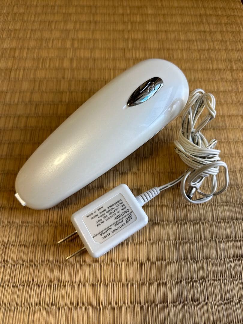 【セルキュア4tプラス】 美顔器 本体+充電器のみ