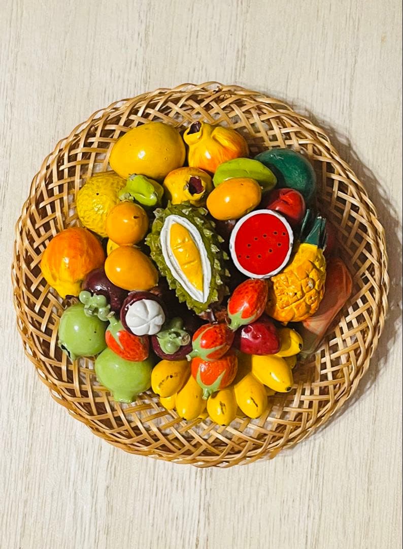 カラフルなフルーツバスケット　置物