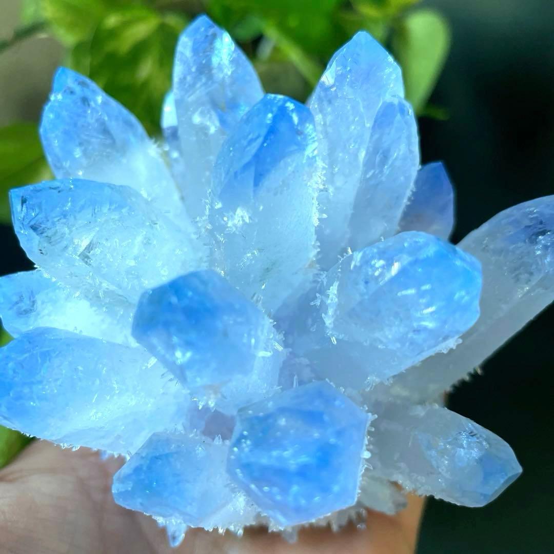 青い水晶のクラスター　天然石　鉱物　パワーストーン　クリスタル　レア　珍しい