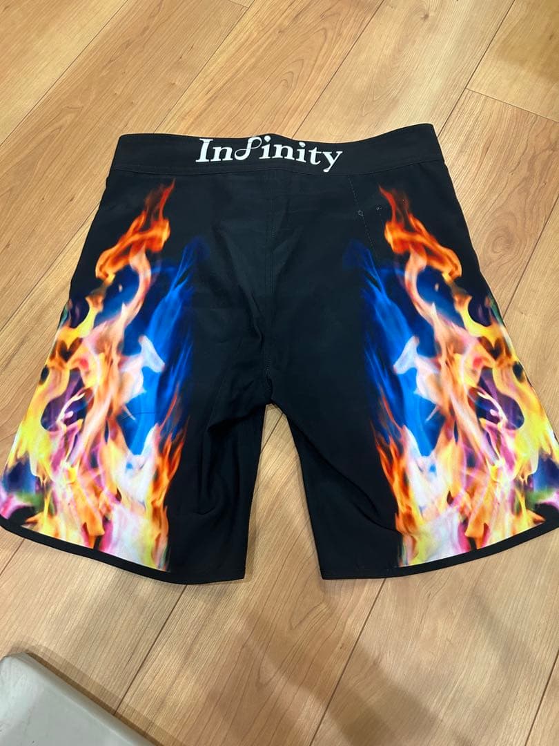【週末値下】Infinity インフィニティ サーフパンツ フィジーク 28