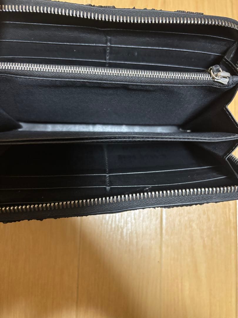 FENDI フェンディー　長財布　メンズ　ジップ　黒