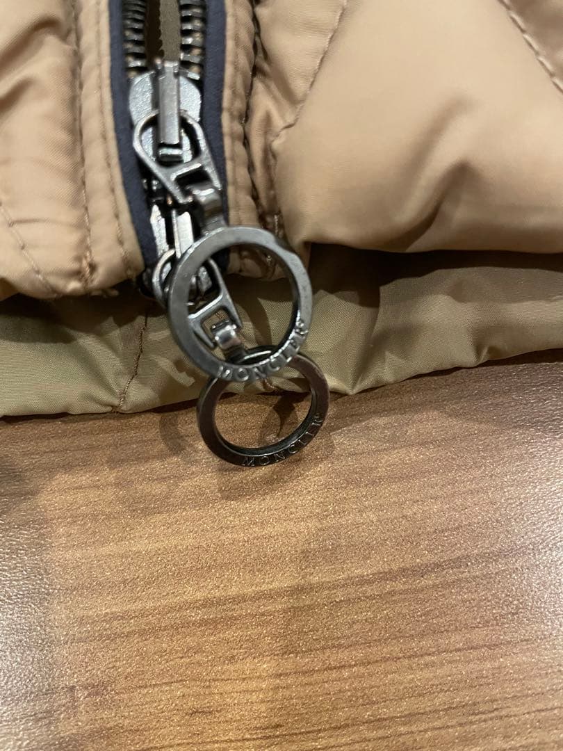 MONCLER ベージュ ダウンジャケット