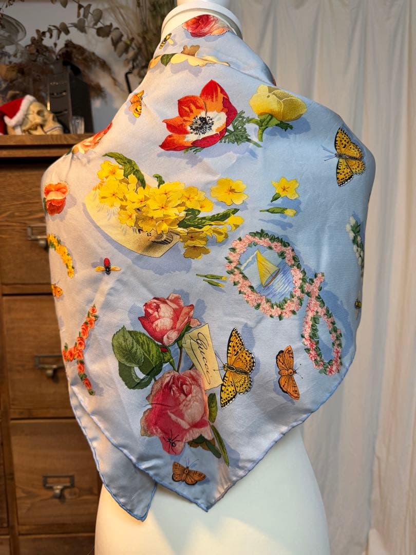 GUCCI 花柄 昆虫　大判　シルクスカーフ