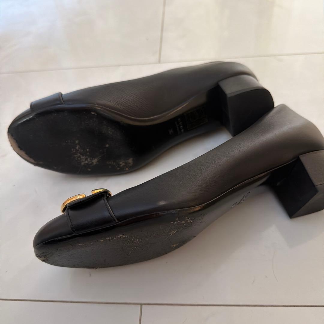 GUCCI ブラックレザー パンプス ゴールドバックル