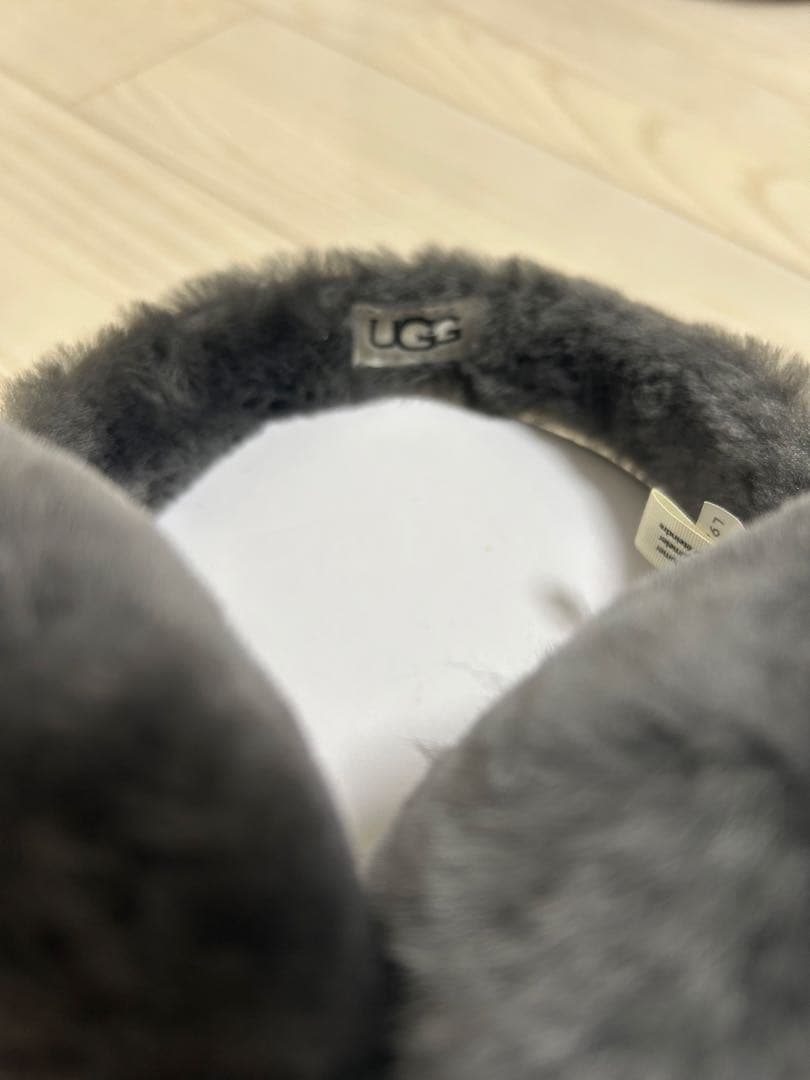 新品未使用　UGG イヤーマフ グレー