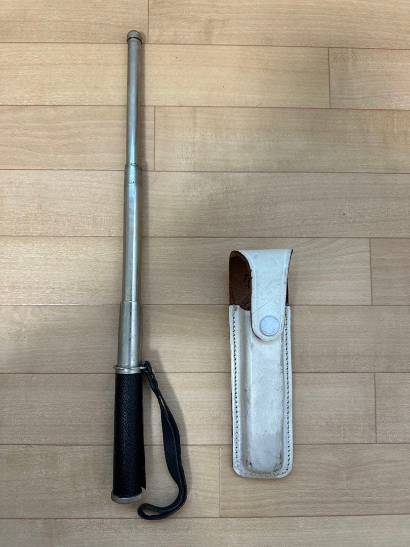 レア装備品/白バイ隊風【ノーベル工業製/白革警棒ケース】