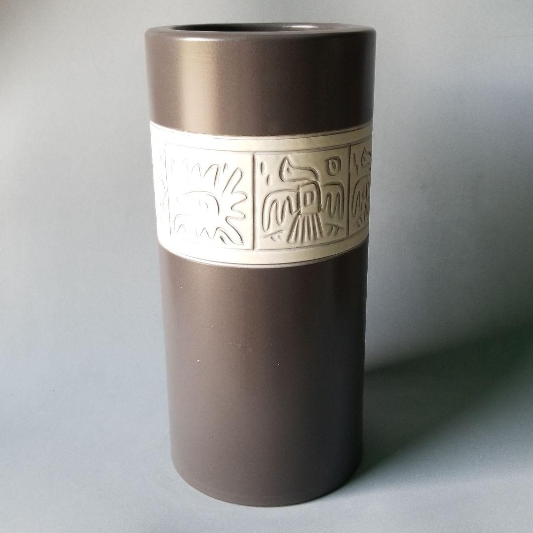 信楽焼傘立て  幾何学彫 高さ４４cm