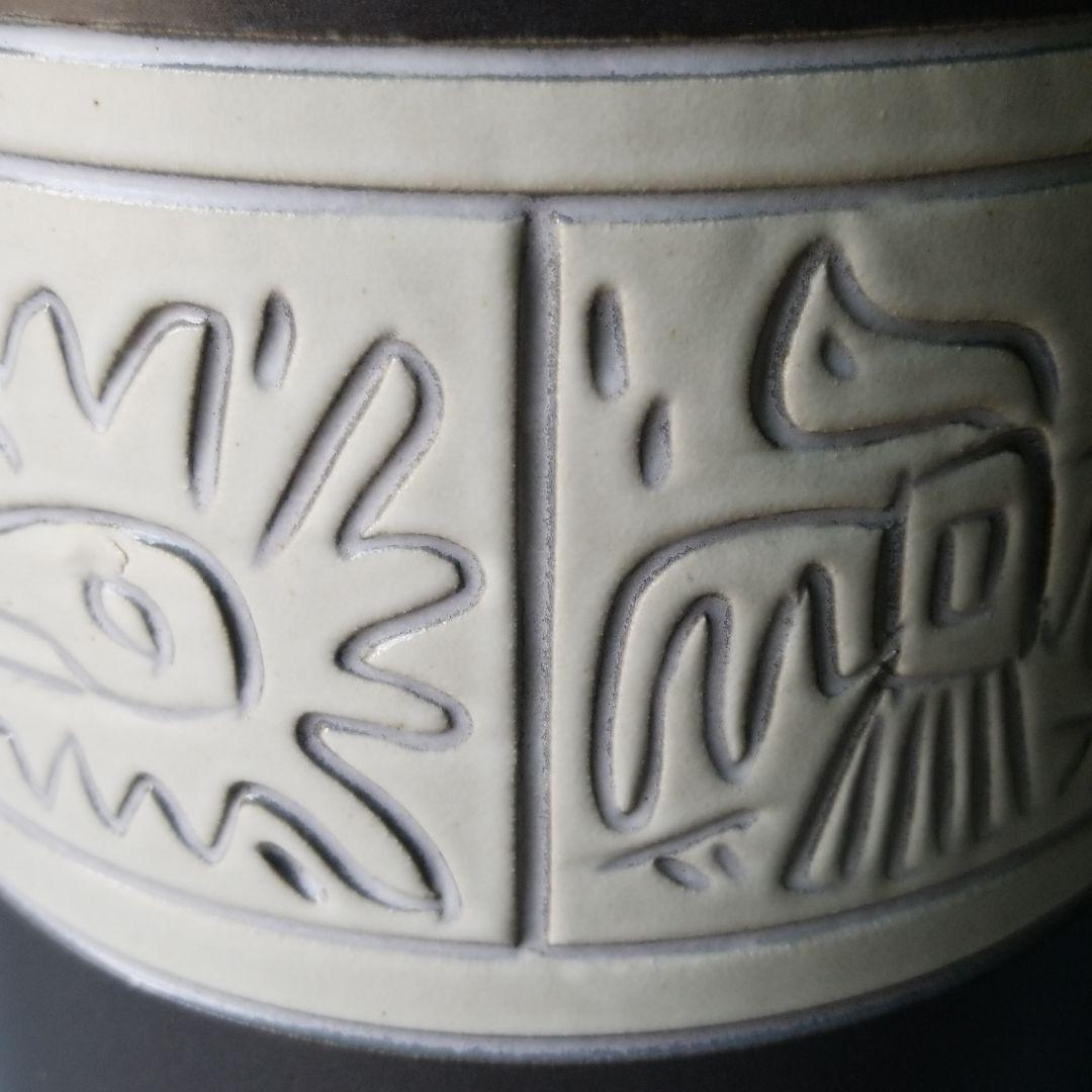 信楽焼傘立て  幾何学彫 高さ４４cm