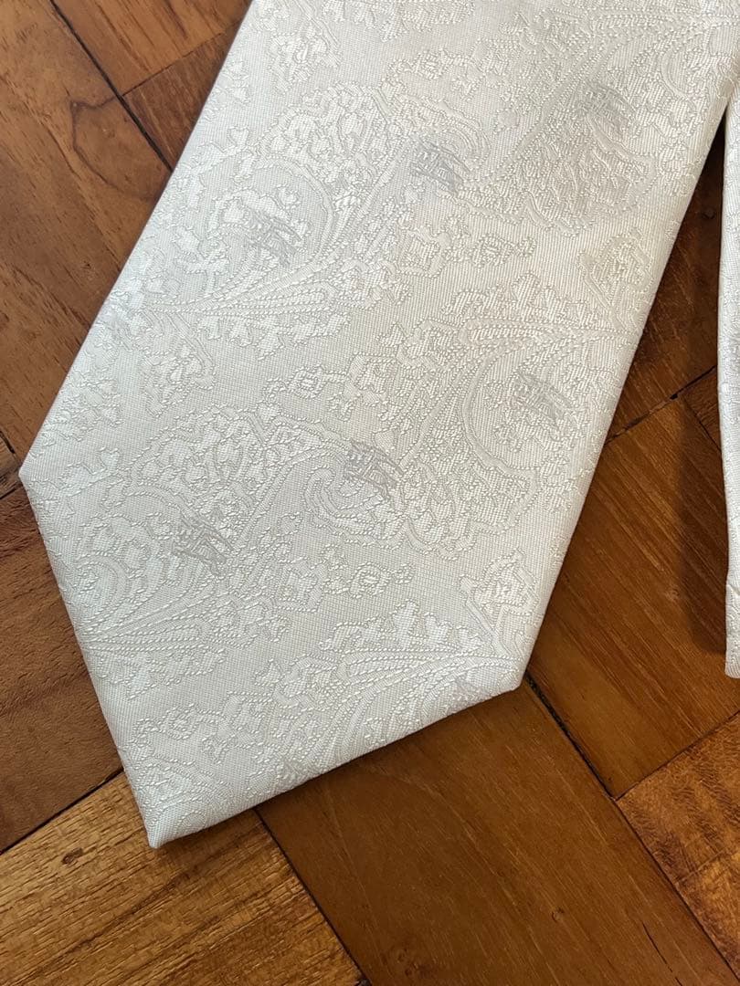 ホワイト ネクタイ