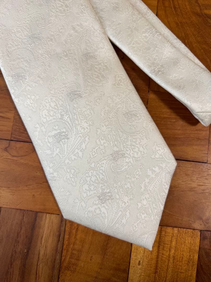 ホワイト ネクタイ