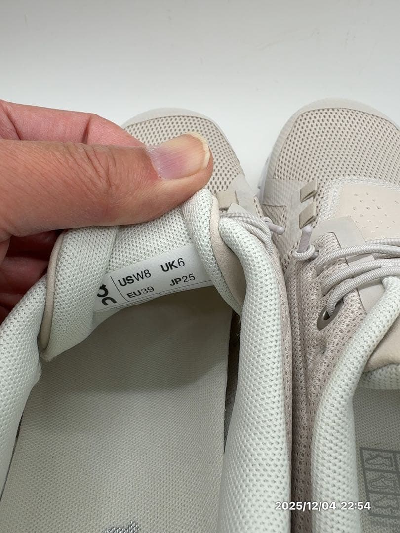 ON Cloud5 ランニングシューズ パール/ホワイト レディース 25cm