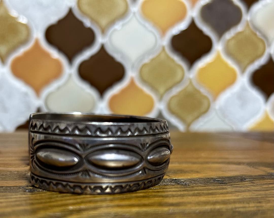 ナバホ　NAVAJO ビンテージ　バングル　シルバーブレスレット