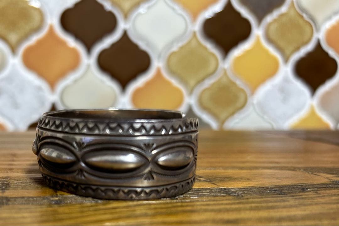 ナバホ　NAVAJO ビンテージ　バングル　シルバーブレスレット