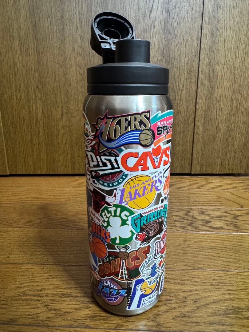 Hydrapeak NBA ステッカープリント 26オンスドリンクボトル