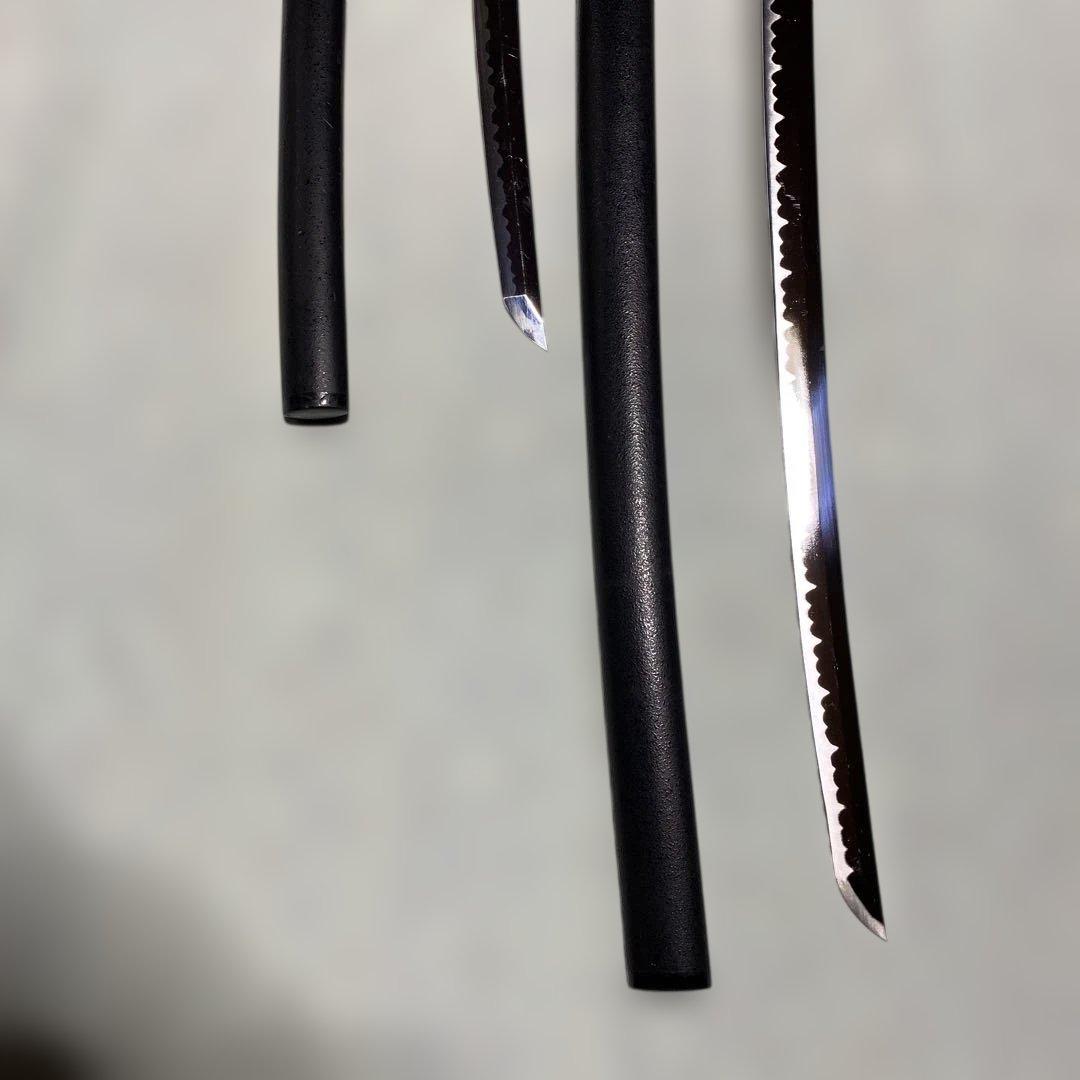 格安模造刀大小２本 濃緑柄 龍彫透し丸鍔 黒梨地鞘