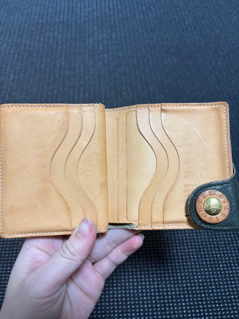 イルビゾンテ 限定モデル レザー 二つ折り財布