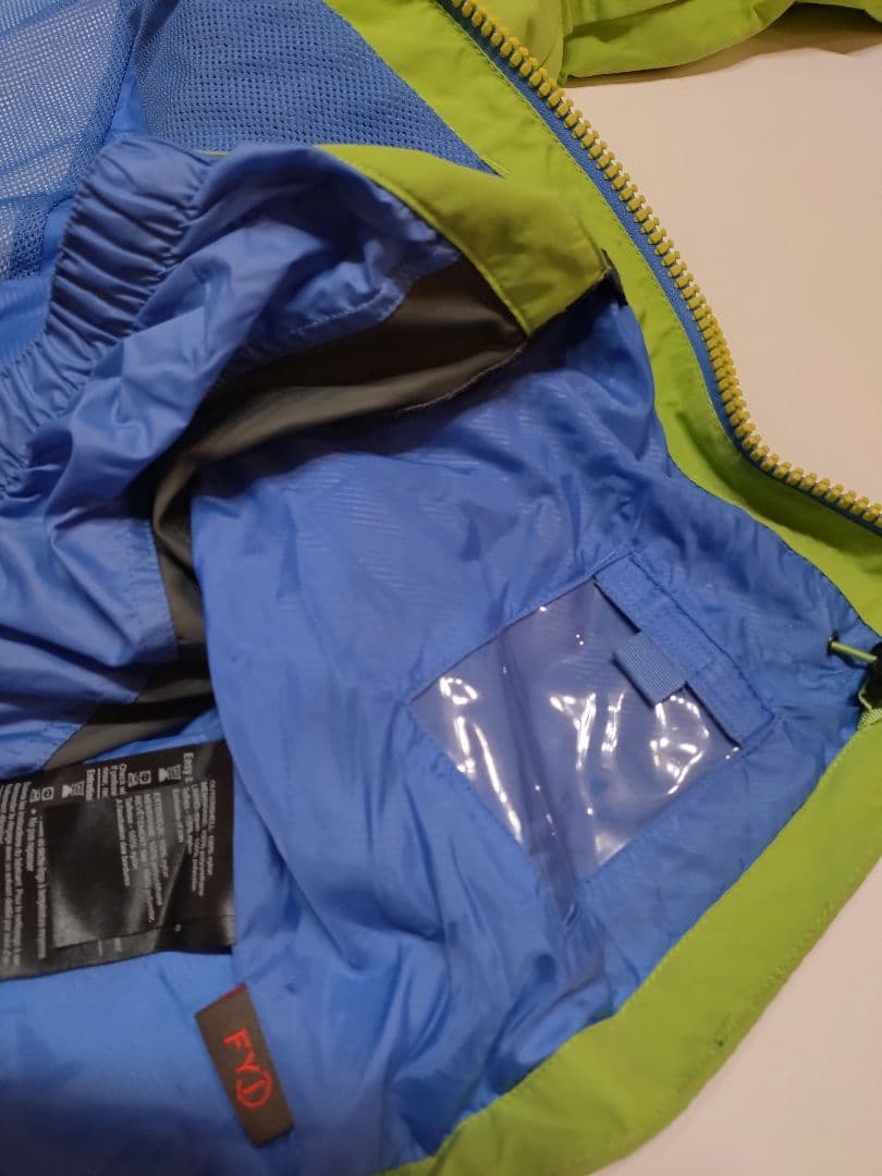 Burton ak　ゴアテックス　スノボーウェア　メンズ　Mサイズ