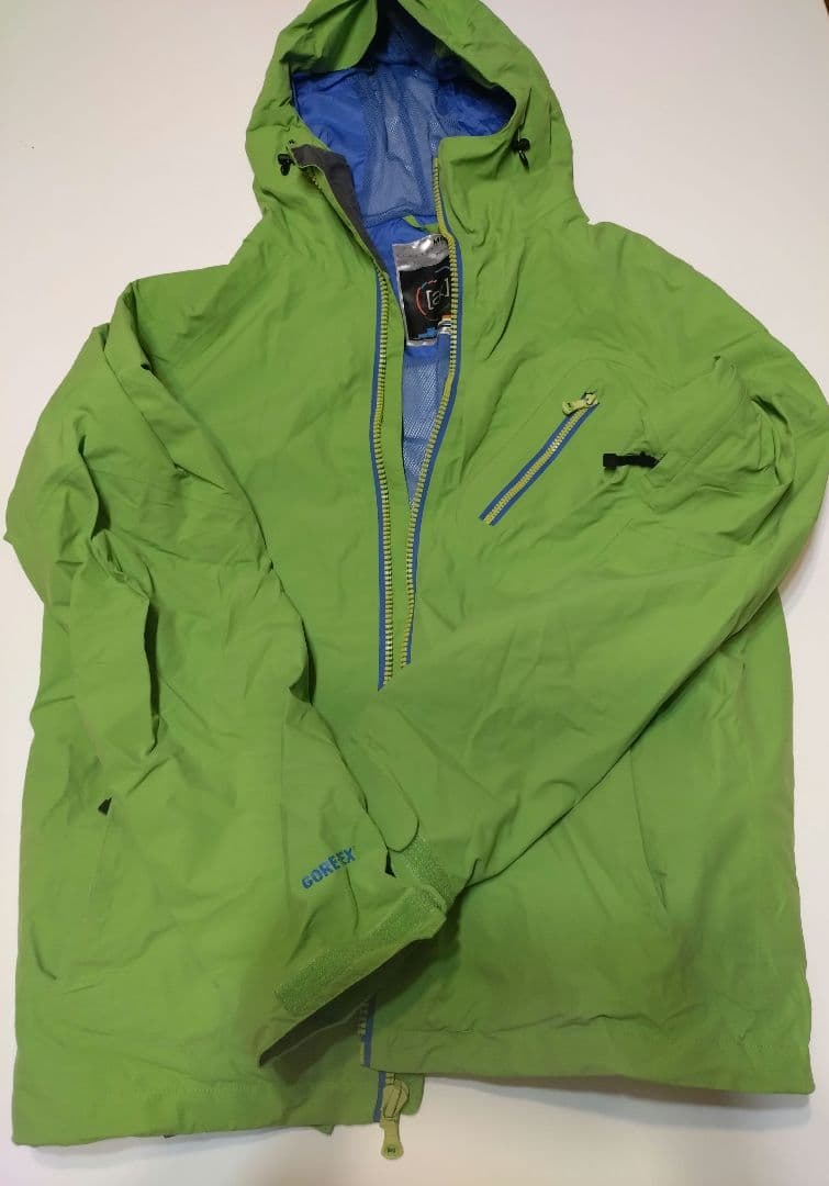 Burton ak　ゴアテックス　スノボーウェア　メンズ　Mサイズ
