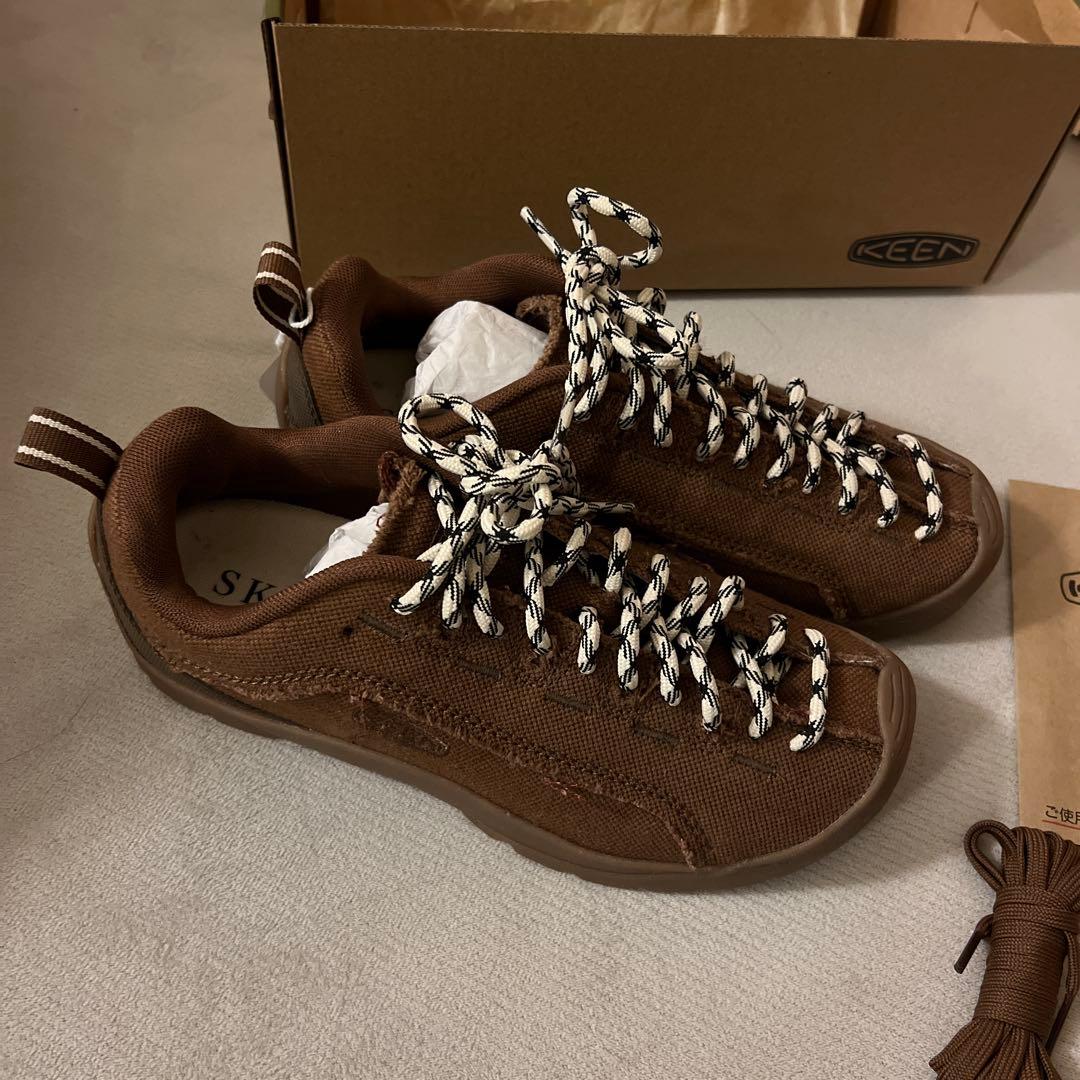 KEEN JASPER SPLIT ブラウン スニーカー