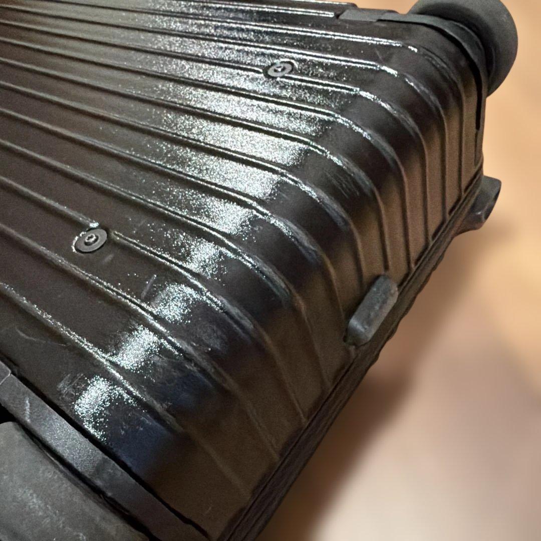RIMOWA ブラック キャリーケース 2収納スペース