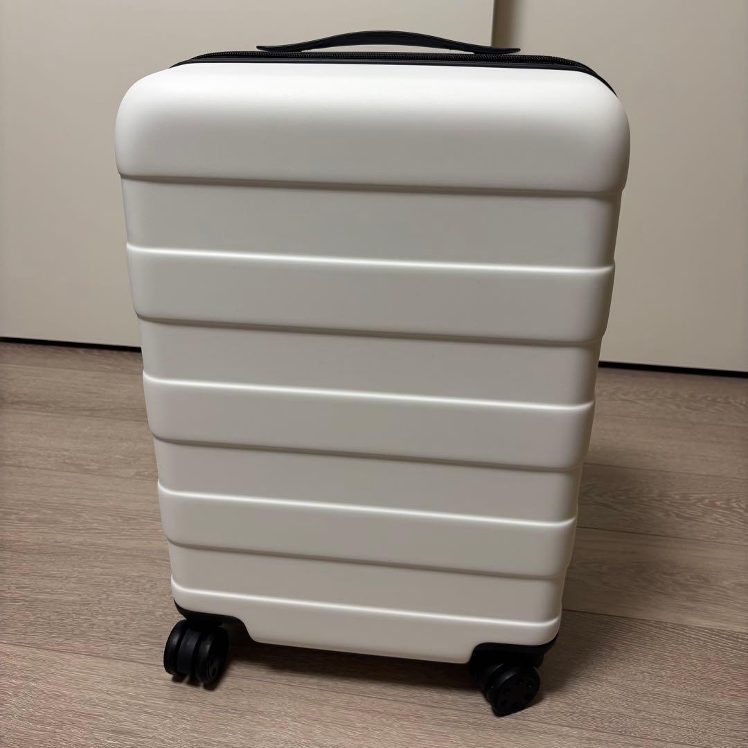美品★無印良品★バーを自由に調節できるハードキャリーケース（３６Ｌ）オフ白