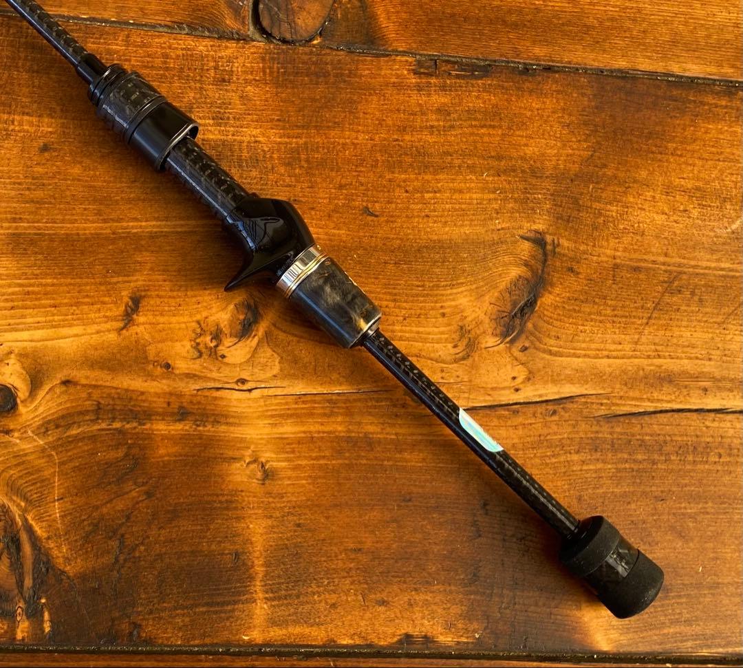 超軽量　カーボンロッド　ベイトロッド　C602L バスロッド　ウッドグリップ