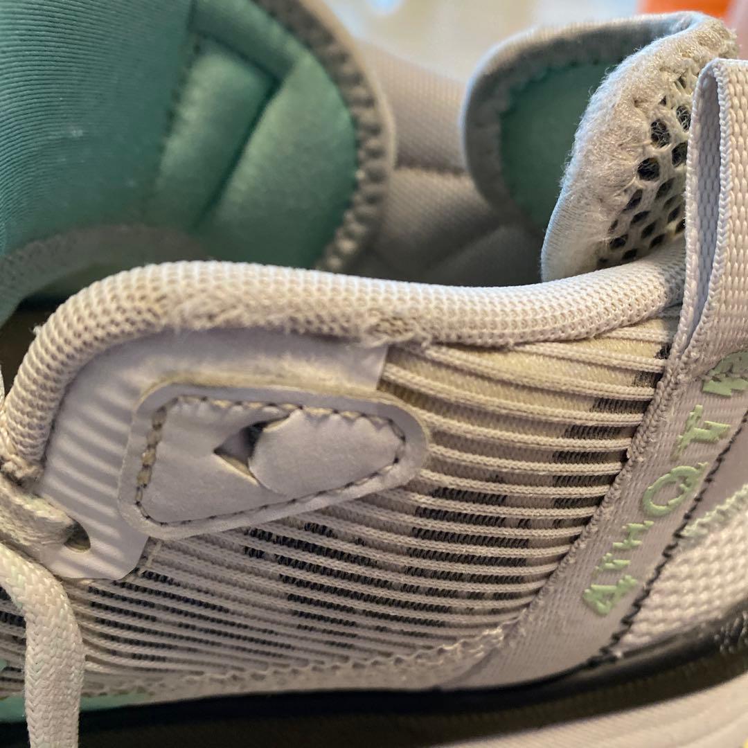 Adidas Dame 8 バスケットシューズ