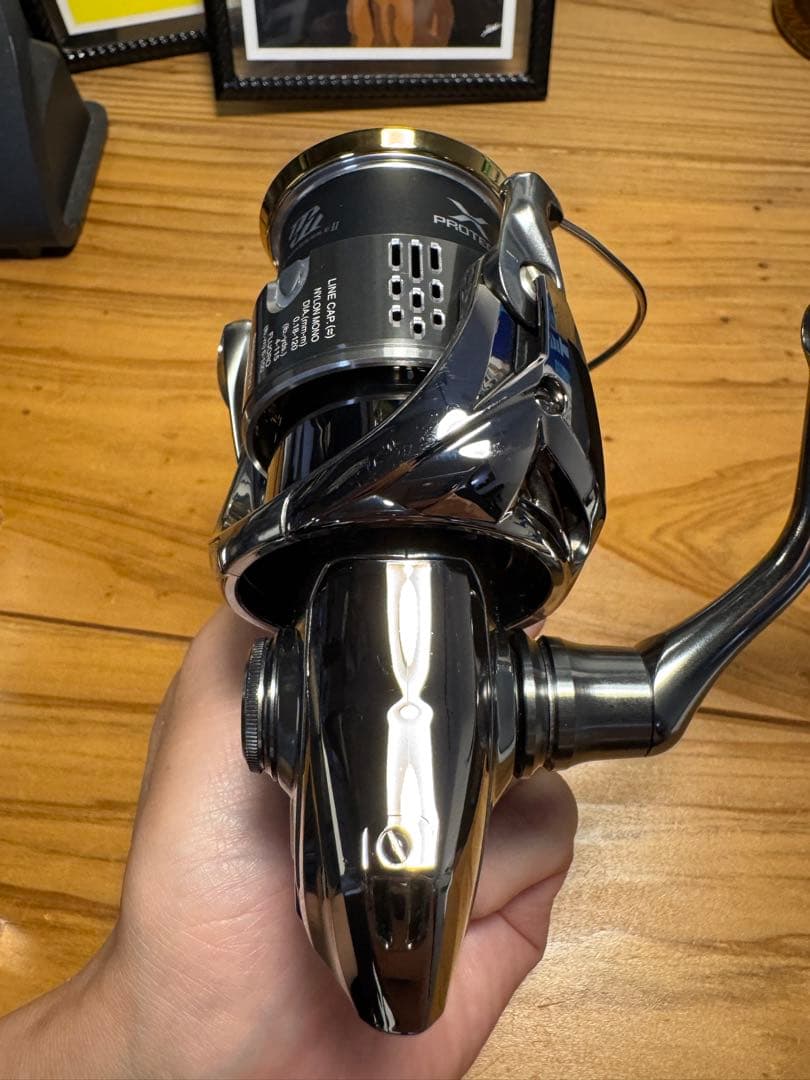 18ステラ STELLA 2500S スピニングリール