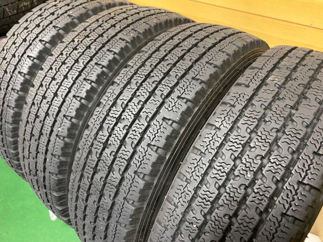軽トラ軽バン用スタッドレスタイヤ145R12 6PR LT・145/80・K02