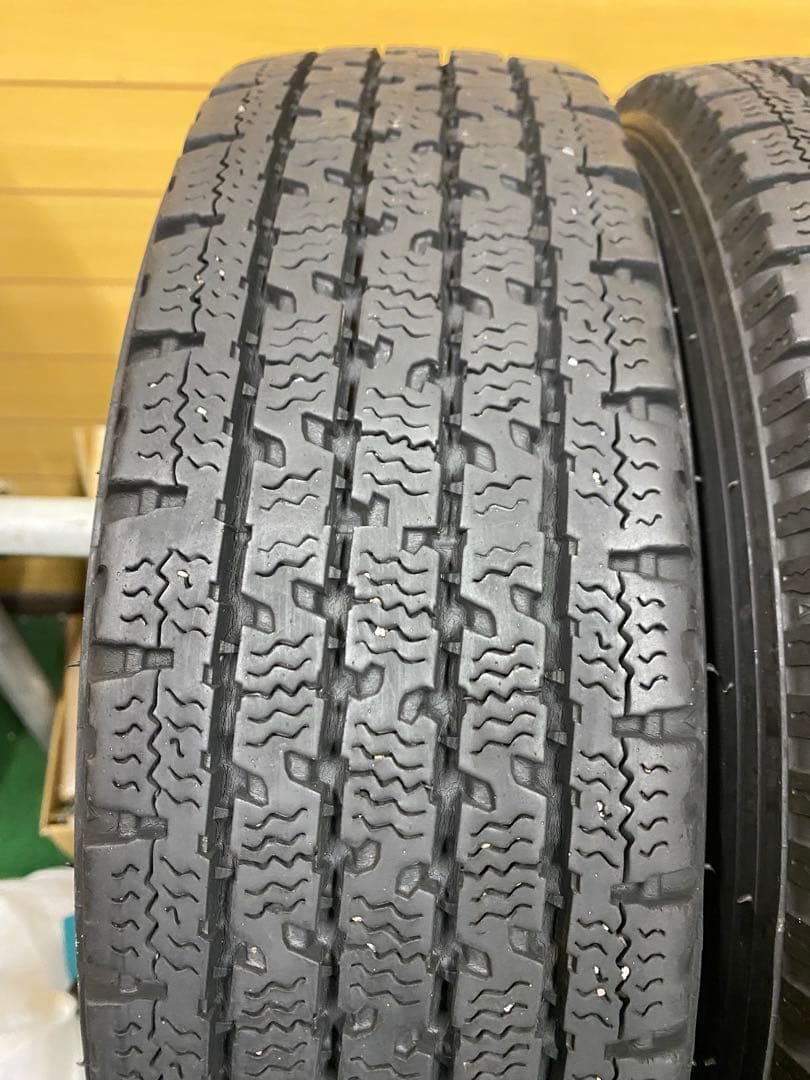 軽トラ軽バン用スタッドレスタイヤ145R12 6PR LT・145/80・K02