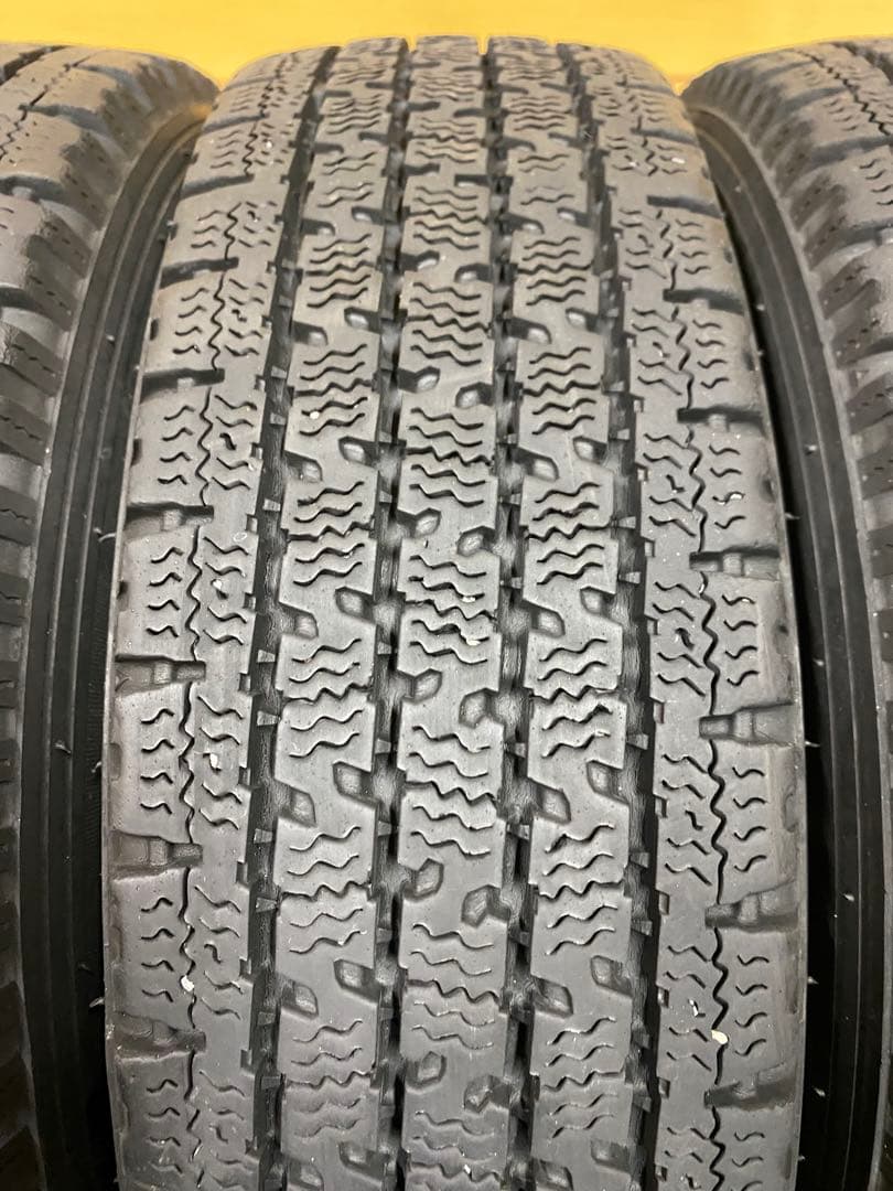 軽トラ軽バン用スタッドレスタイヤ145R12 6PR LT・145/80・K02