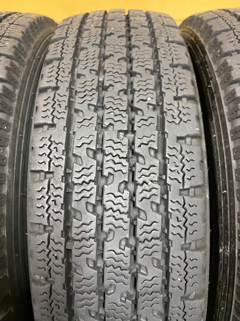 軽トラ軽バン用スタッドレスタイヤ145R12 6PR LT・145/80・K02